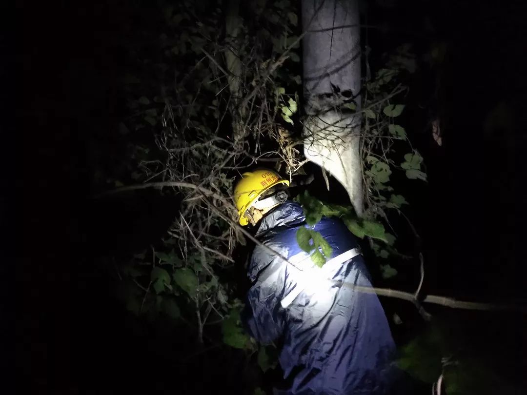 水電分公司開啟夜巡模式，確保電力設(shè)備“不中暑”